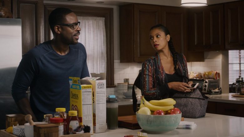 Kellogg's Corn Flakes and Cheerios Cereal by General Mills in This Is Us Season 4 Episode 5 (5)