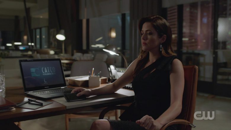 Lenovo Laptop in Supergirl Season 5 Episode 1 (2)