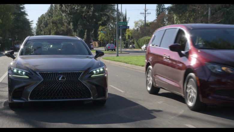 Lexus Car Used by Alan Arkin as Norman Newlander in The Kominsky Method Season 2 Episode 6 Chapter 14 (4)