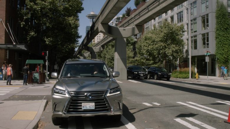 Lexus LX SUV in Grey's Anatomy Season 16 Episode 3 (1)