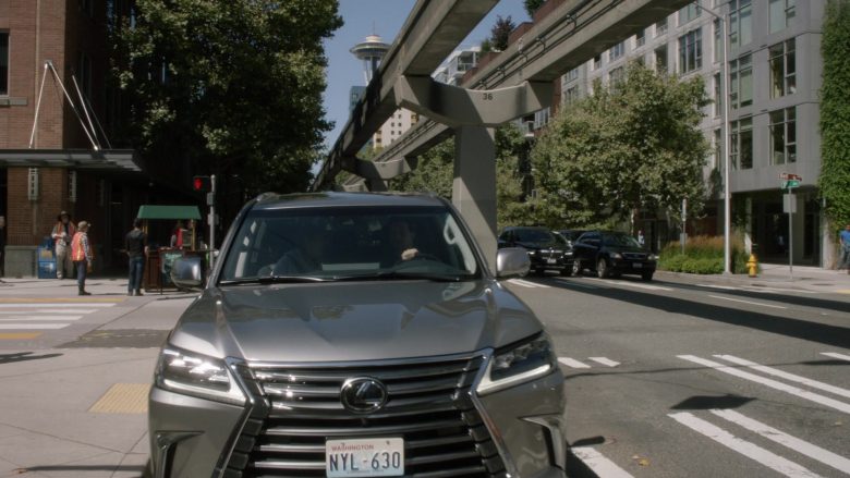 Lexus LX SUV in Grey's Anatomy Season 16 Episode 3 (2)