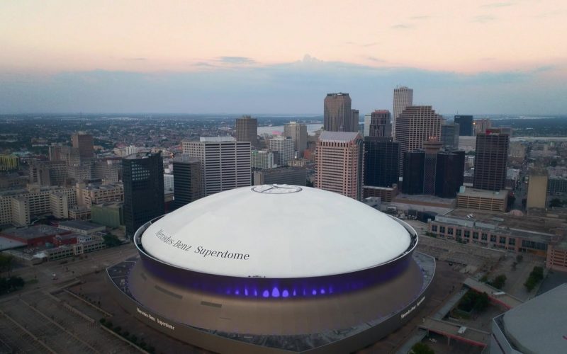 Mercedes-Benz Superdome in Ballers Season 5 Episode 8 "Players Only" (2019)