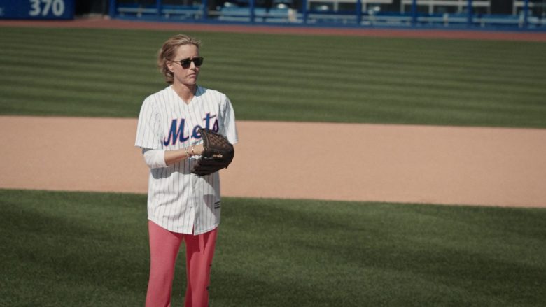 Mets Shirt Worn by Téa Leoni as Elizabeth ‘Bess’ Adams McCord in Madam Secretary Season 6 Episode 2 (1)
