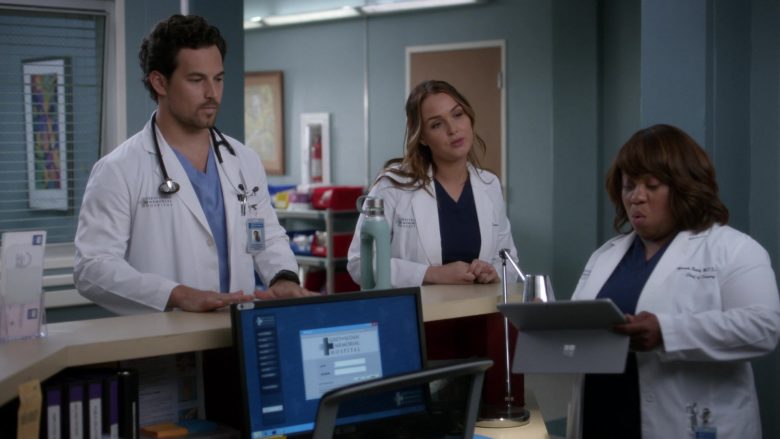 Microsoft Surface Tablet Used by Chandra Wilson in Grey's Anatomy (2)