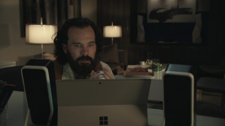 Microsoft Surface Tablet Used by Sean Bridgers as Louis Darnell in Get Shorty Season 3 Episode 3