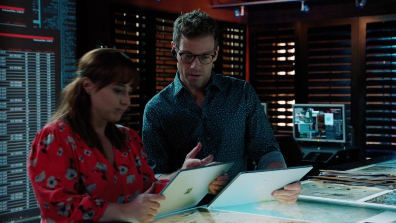 Microsoft Surface Tablets Used by Barrett Foa as Eric Beale and Renée Felice Smith as Nell Jones (2)