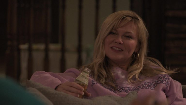 Miller High Life Beer Enjoyed By Kirsten Dunst As Krystal Stubbs In On