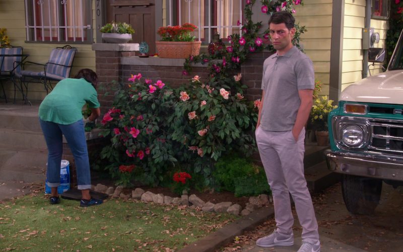 Nike Grey Sneakers Worn by Max Greenfield as Dave Johnson in The Neighborhood (5)