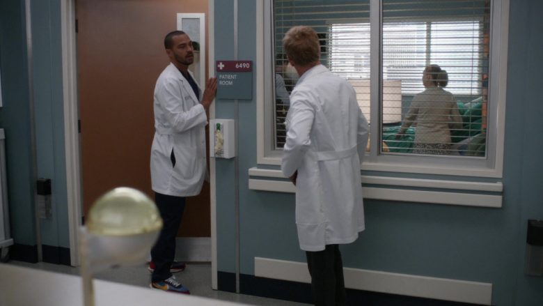 Nike Men's Sneakers in Grey's Anatomy Season 16 Episode 4 It's Raining Men (2019)
