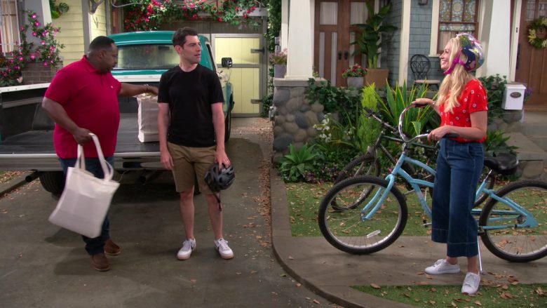 Nike Sneakers Worn by Max Greenfield as Dave Johnson in The Neighborhood Season 2 Episode 5 (2)