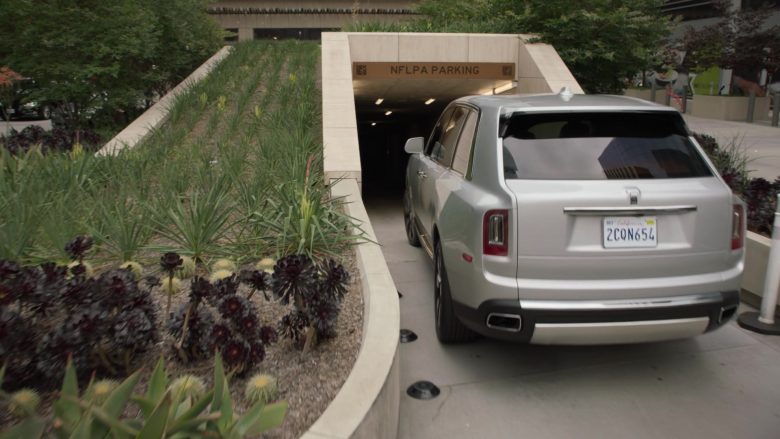 Rolls-Royce Cullinan Car Driven by Dwayne Johnson as Spencer Strasmore in Ballers (7)