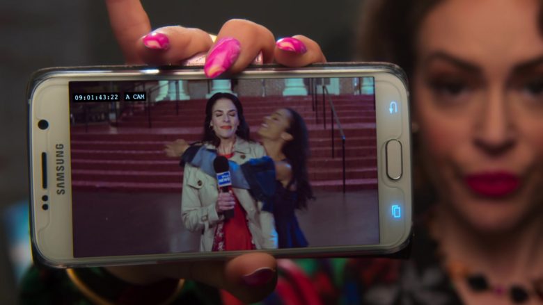 Samsung Galaxy Smartphone Used by Alyssa Milano as Coralee Huggens-Armstrong in Insatiable (1)