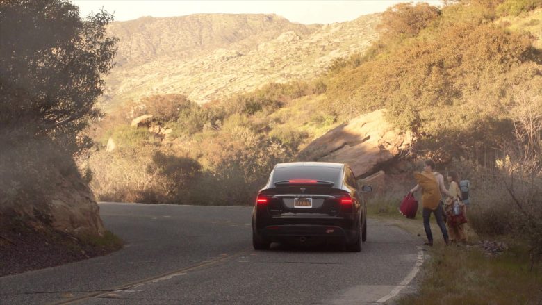 Tesla Model X 75D SUV Used by Maura Tierney as Helen Butler in The Affair Season 5 Episode 10 (1)