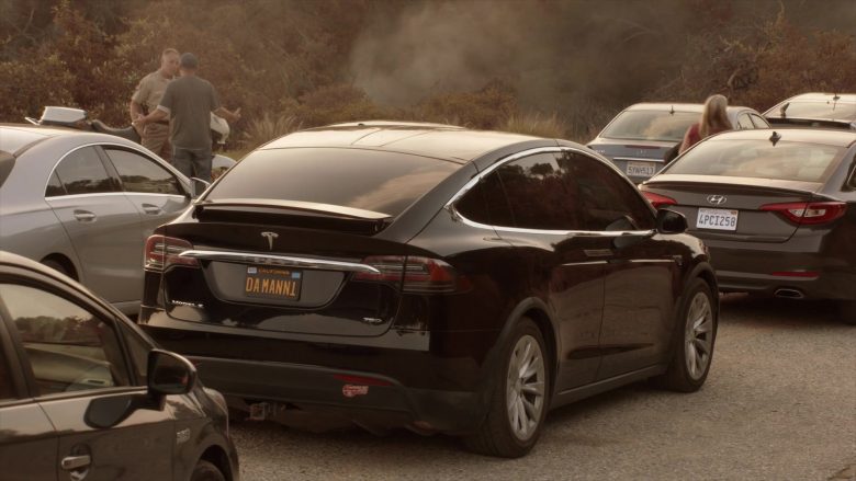 Tesla Model X 75D SUV Used by Maura Tierney as Helen Butler in The Affair Season 5 Episode 10 (6)