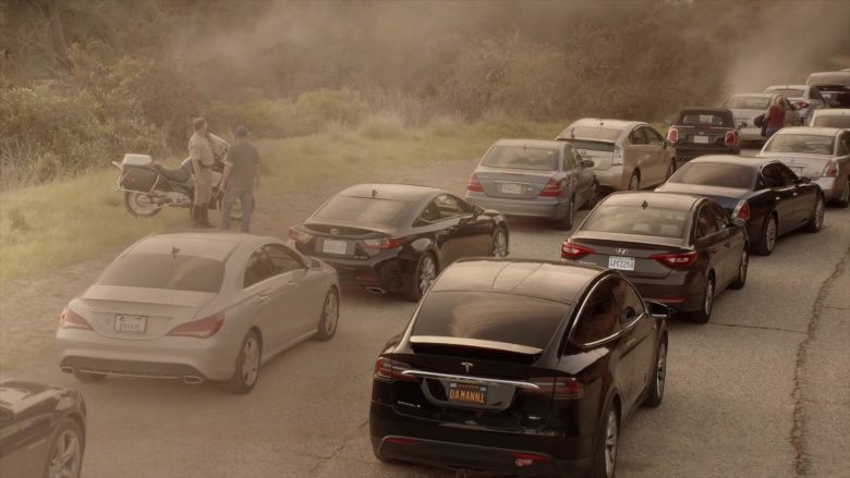 Tesla Model X 75D SUV Used by Maura Tierney as Helen Butler in The Affair Season 5 Episode 10 (7)