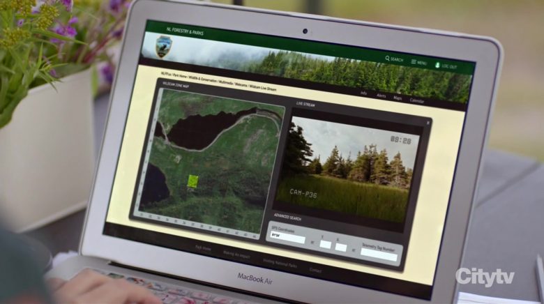 Apple MacBook Air Laptop in Hudson & Rex Season 2 Episode 7 The Woods Have Eyes ( (2)