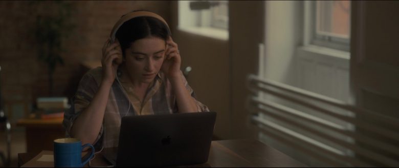 Apple MacBook Laptop Used by Abby Quinn in After the Wedding (1)