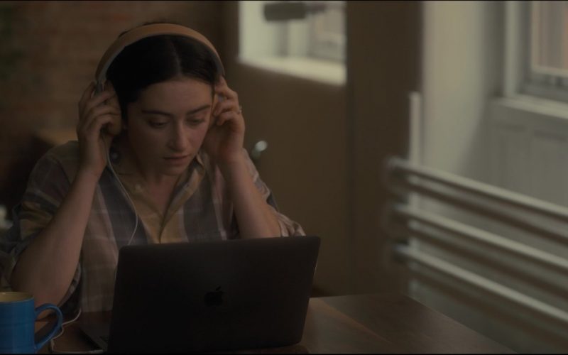 Apple MacBook Laptop Used by Abby Quinn in After the Wedding (1)