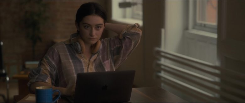 Apple MacBook Laptop Used by Abby Quinn in After the Wedding (2)