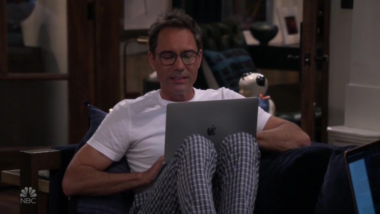 Apple MacBook Laptop Used by Eric McCormack in Will & Grace