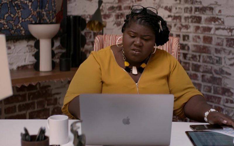 Apple MacBook Laptop Used by Gabourey Sidibe as Becky in Empire Season 6 Episode 8 (1)