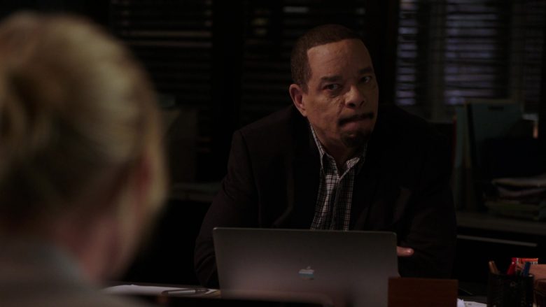 Apple MacBook Laptop Used by Ice-T as Odafin ‘Fin' Tutuola in Law & Order Special Victims Unit (2)