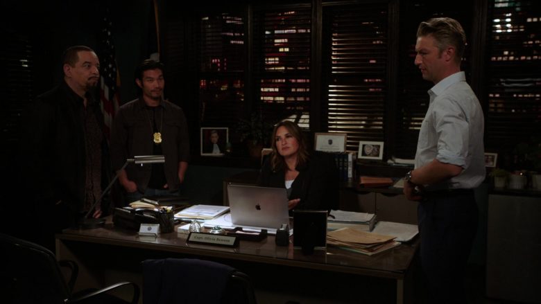 Apple MacBook Laptop Used by Mariska Hargitay in Law & Order Special Victims Unit Season 21 Episode 7 (3)