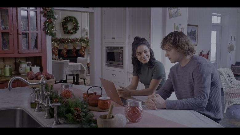 Apple MacBook Laptop Used by Vanessa Hudgens & Josh Whitehouse in The Knight Before Christmas (1)