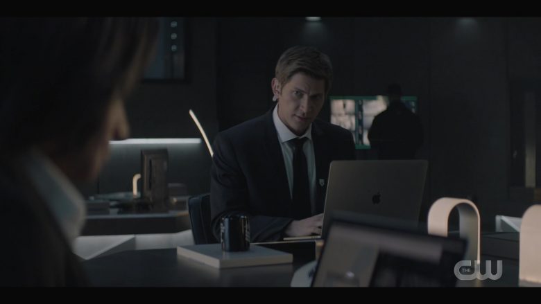 Apple MacBook Pro Laptop Used by Greyston Holt as Tyler in Batwoman Season 1 Episode 7 (1)