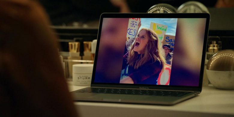 Apple MacBook Pro Laptop Used by Jennifer Aniston as Alex Levy in The Morning Show (2)