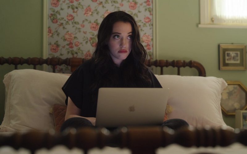 Apple MacBook Pro Laptop Used by Kat Dennings as Jules in Dollface Season 1 Episode 4 (5)