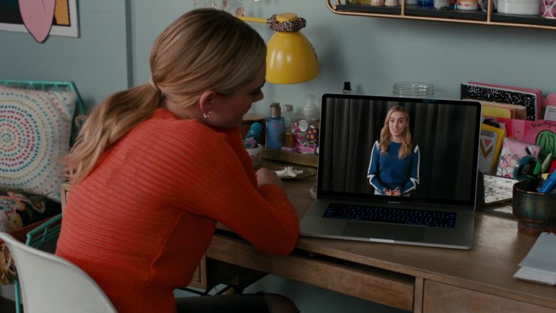 Apple MacBook Pro Laptop Used by Meg Donnelly as Sweetheart ‘Taylor’ Otto in American Housewife Season 4 Episode 9 (2)