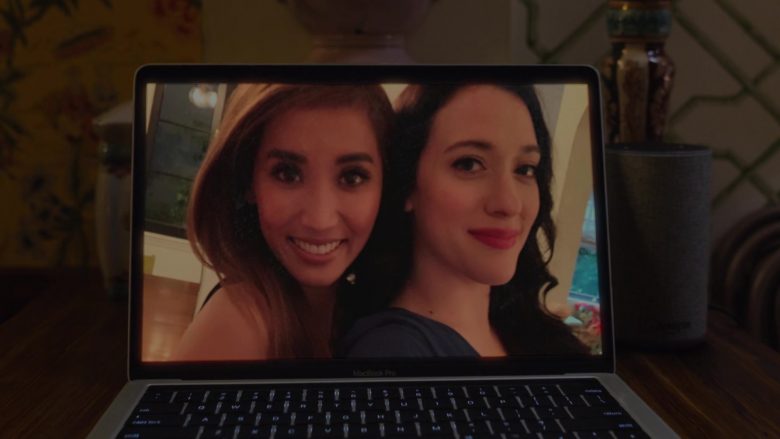 Apple MacBook Pro Laptop in Dollface Season 1 Episode 8 Mama Bear (1)