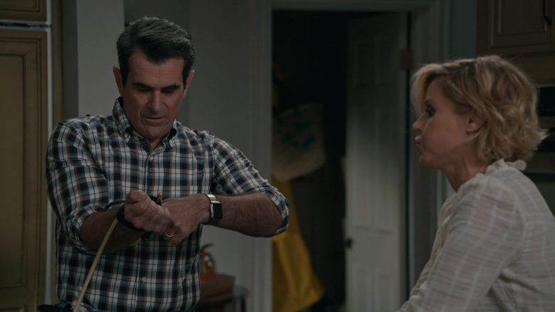 Apple Watch Smartwatch Worn by Ty Burrell as Phil Dunphy in Modern Family Season 11 Episode 6 (1)