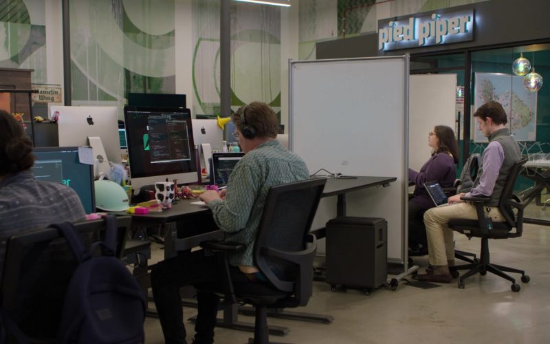 Apple iMac All-In-One Computers in Silicon Valley Season 6 Episode 4 Maximizing Alphaness (2)