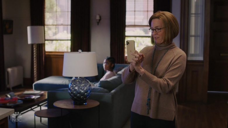 Apple iPhone 11 Pro Gold Smartphone Used by Mandy Moore as Rebecca Pearson in This Is Us Season 4 Episode 8 (1)