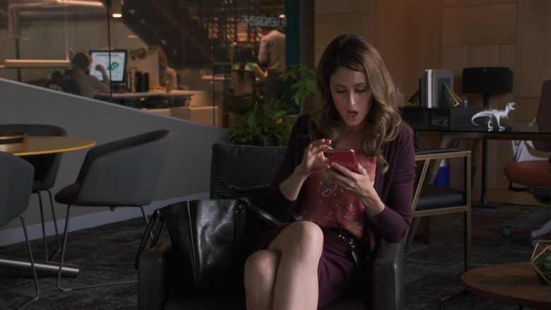 Apple iPhone Smartphone Used by Amanda Crew as Monica Hall in Silicon Valley Season 6 Episode 2