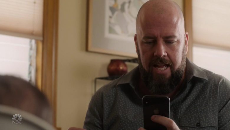 Apple iPhone Smartphone Used by Chris Sullivan as Toby Damon in This Is Us Season 4 Episode 8 (1)