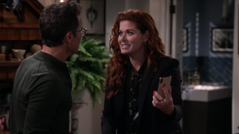 Apple iPhone Smartphone Used by Debra Messing in Will & Grace Season 11 Episode 3 (5)