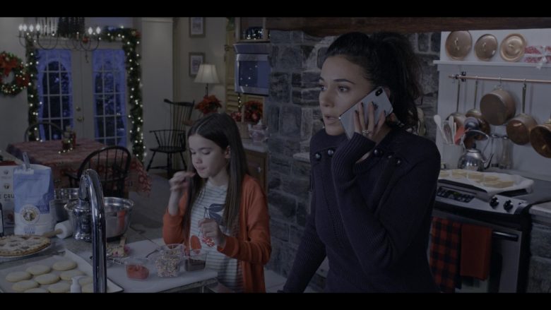 Apple iPhone Smartphone Used by Emmanuelle Chriqui in The Knight Before Christmas (1)