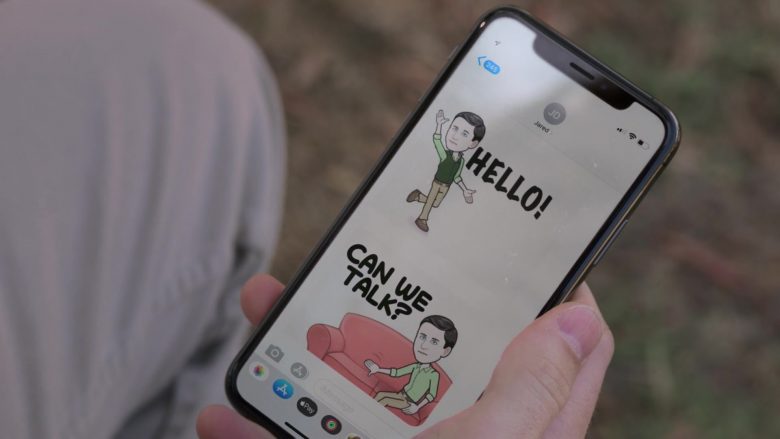 Apple iPhone Used by Thomas Middleditch as Richard Hendricks in Silicon Valley Season 6 Episode 3 (3)