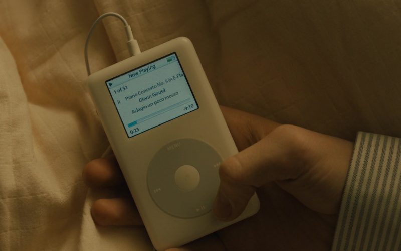Apple iPod in The Goldfinch (2019)