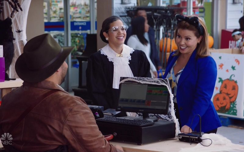 Asus Monitor in Superstore Season 5 Episode 6 Trick-or-Treat