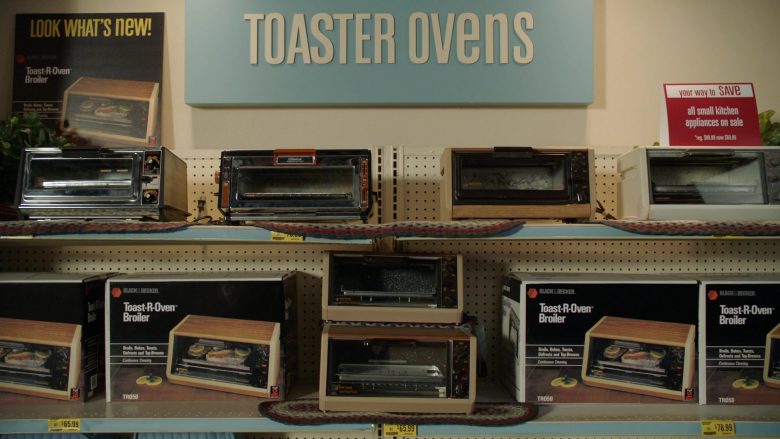 Black & Decker Toast-R-Oven Broiler in Young Sheldon Season 3 Episode 8 (1)