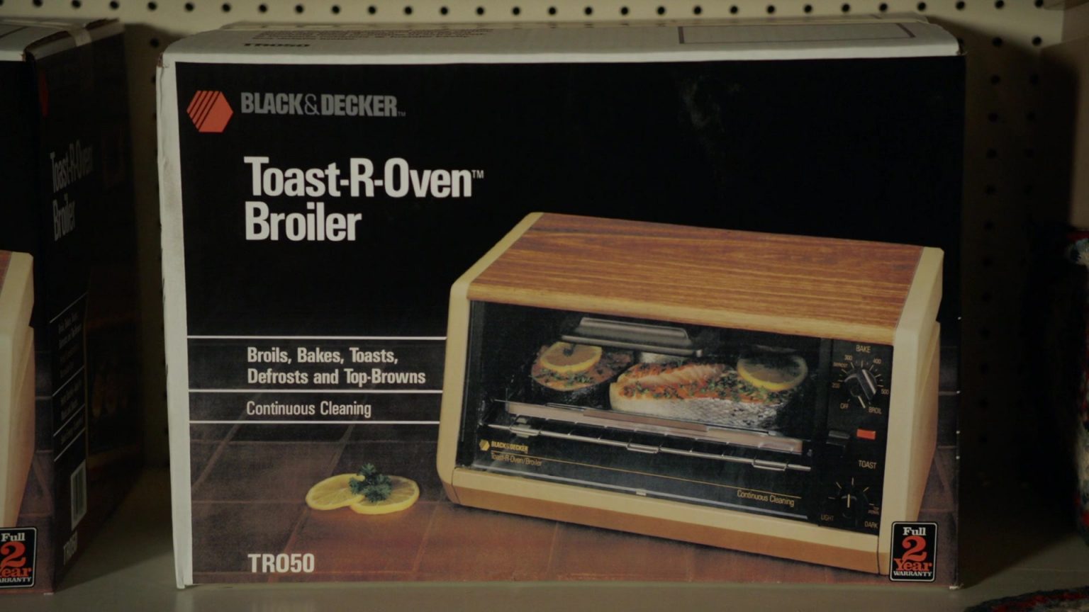 Black&Decker ToastROven Broiler In Young Sheldon Season 3 Episode 8