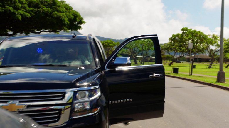 Chevrolet Suburban SUV in Hawaii Five-0 Season 10 Episode 8 (2)