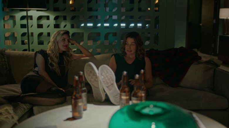 Converse High Top Shoes Worn by Cobie Smulders as Dexadrine Parios in Stumptown Season 1 Episode 6 (2)