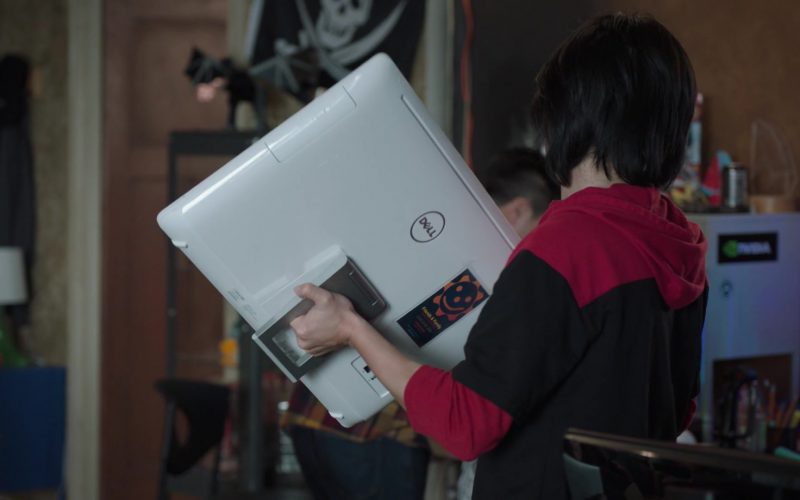 Dell All-In-One White Computer Held by Jimmy O. Yang as Jian-Yang in Silicon Valley Season 6 Episode 3 (2)
