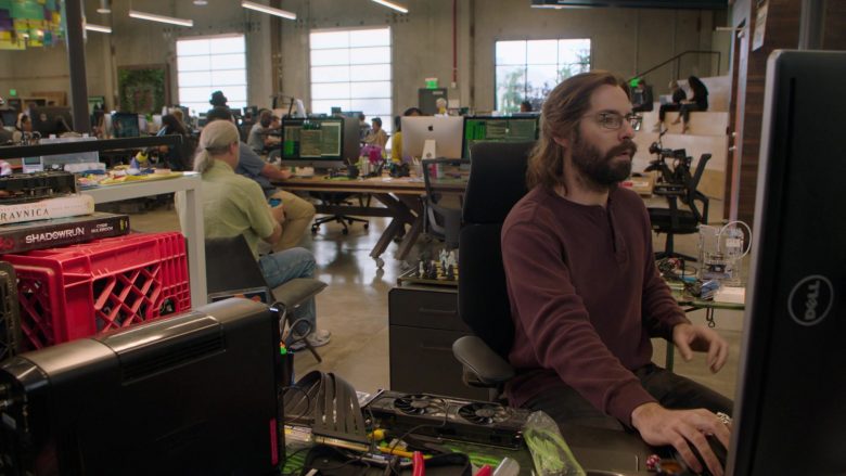 Dell Widescreen Monitors Used by Martin Starr as Bertram Gilfoyle in Silicon Valley Season 6 Episode 4 (2)