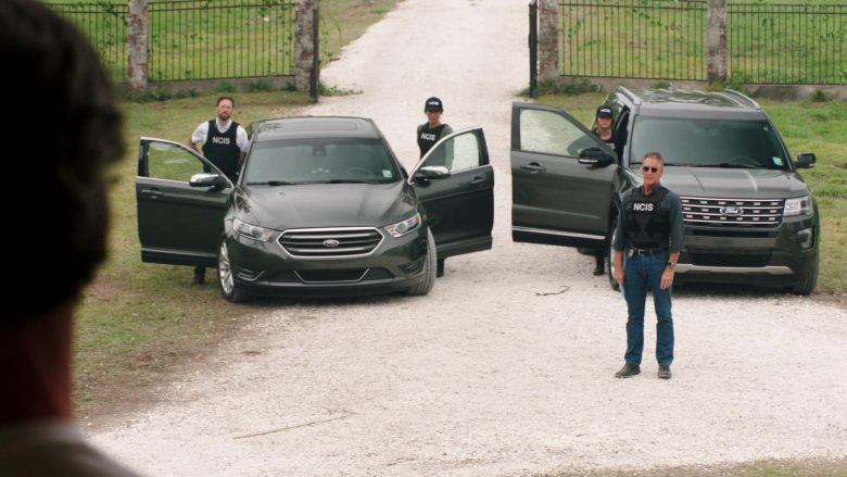 Ford Cars in NCIS New Orleans Season 6 Episode 9 Convicted (5)